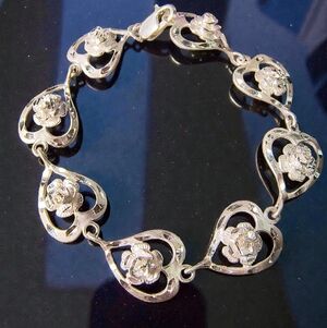 Vintage Diamond Cut Rose Heart Link Bracelet